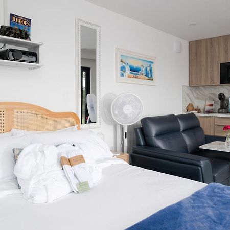 Lakescape - Waterfront Self- Catering Cabins 에니스킬런 외부 사진