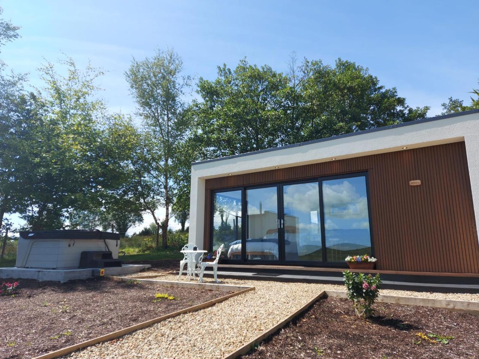 Lakescape - Waterfront Self- Catering Cabins 에니스킬런 객실 사진