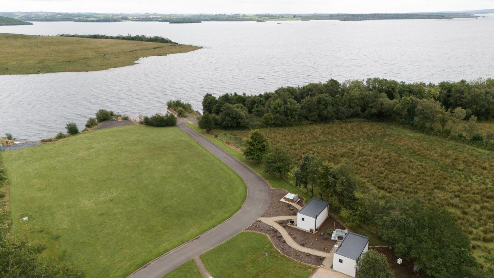 Lakescape - Waterfront Self- Catering Cabins 에니스킬런 외부 사진