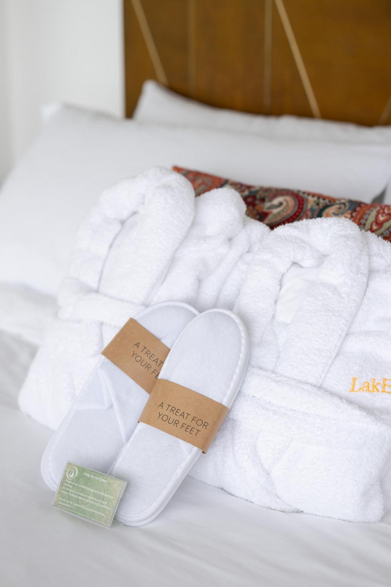 Lakescape - Waterfront Self- Catering Cabins 에니스킬런 외부 사진