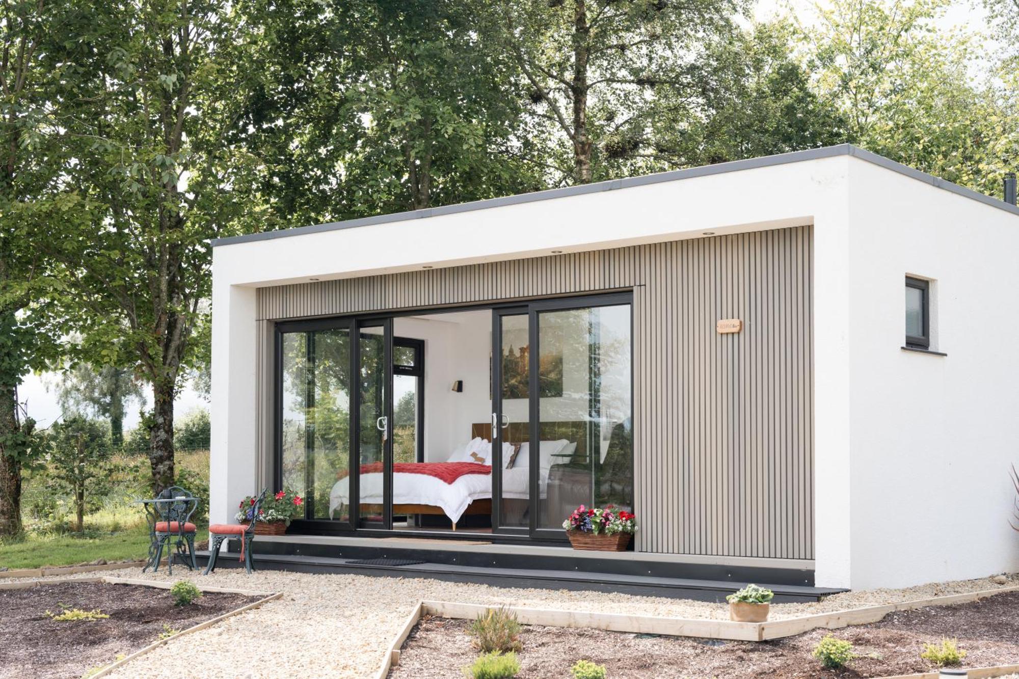 Lakescape - Waterfront Self- Catering Cabins 에니스킬런 외부 사진