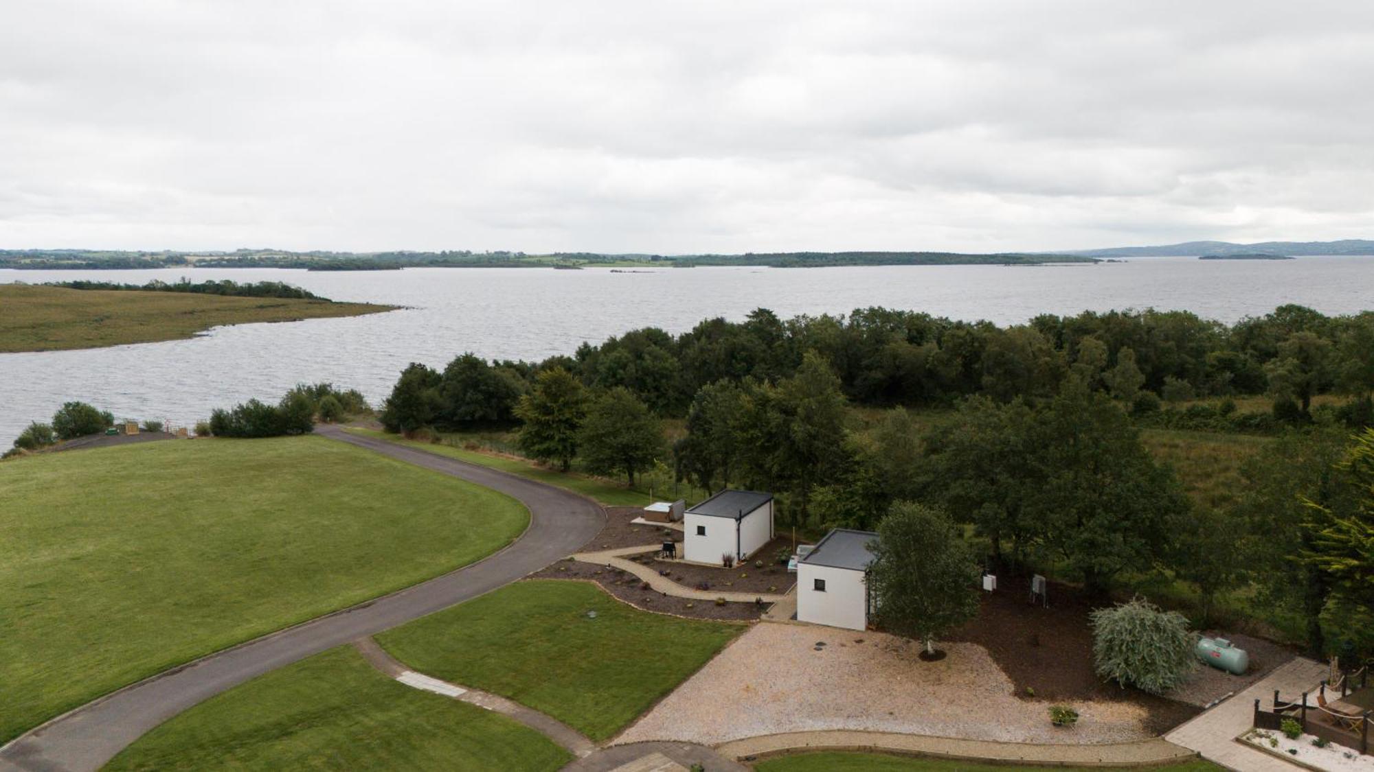 Lakescape - Waterfront Self- Catering Cabins 에니스킬런 외부 사진
