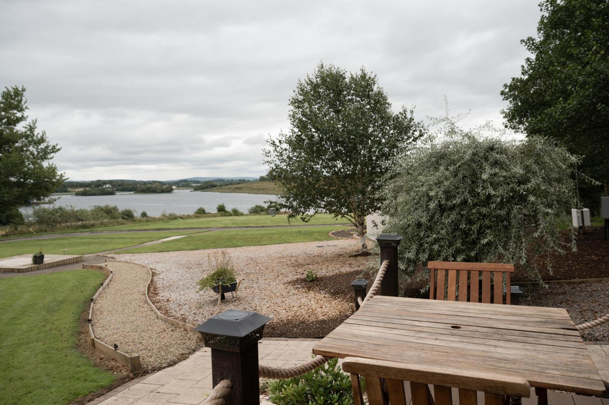 Lakescape - Waterfront Self- Catering Cabins 에니스킬런 외부 사진