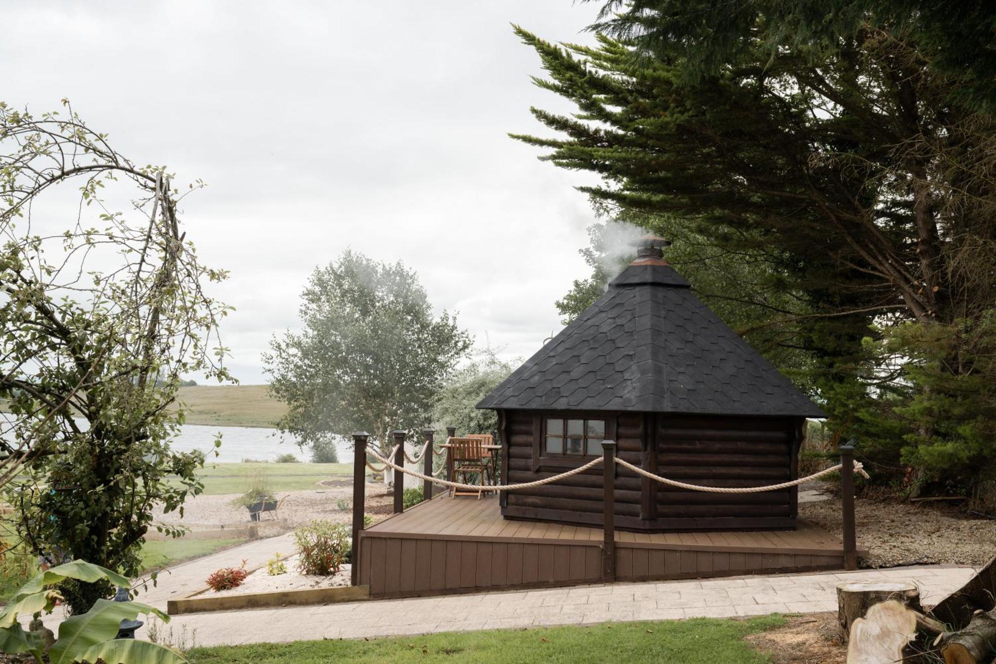 Lakescape - Waterfront Self- Catering Cabins 에니스킬런 외부 사진