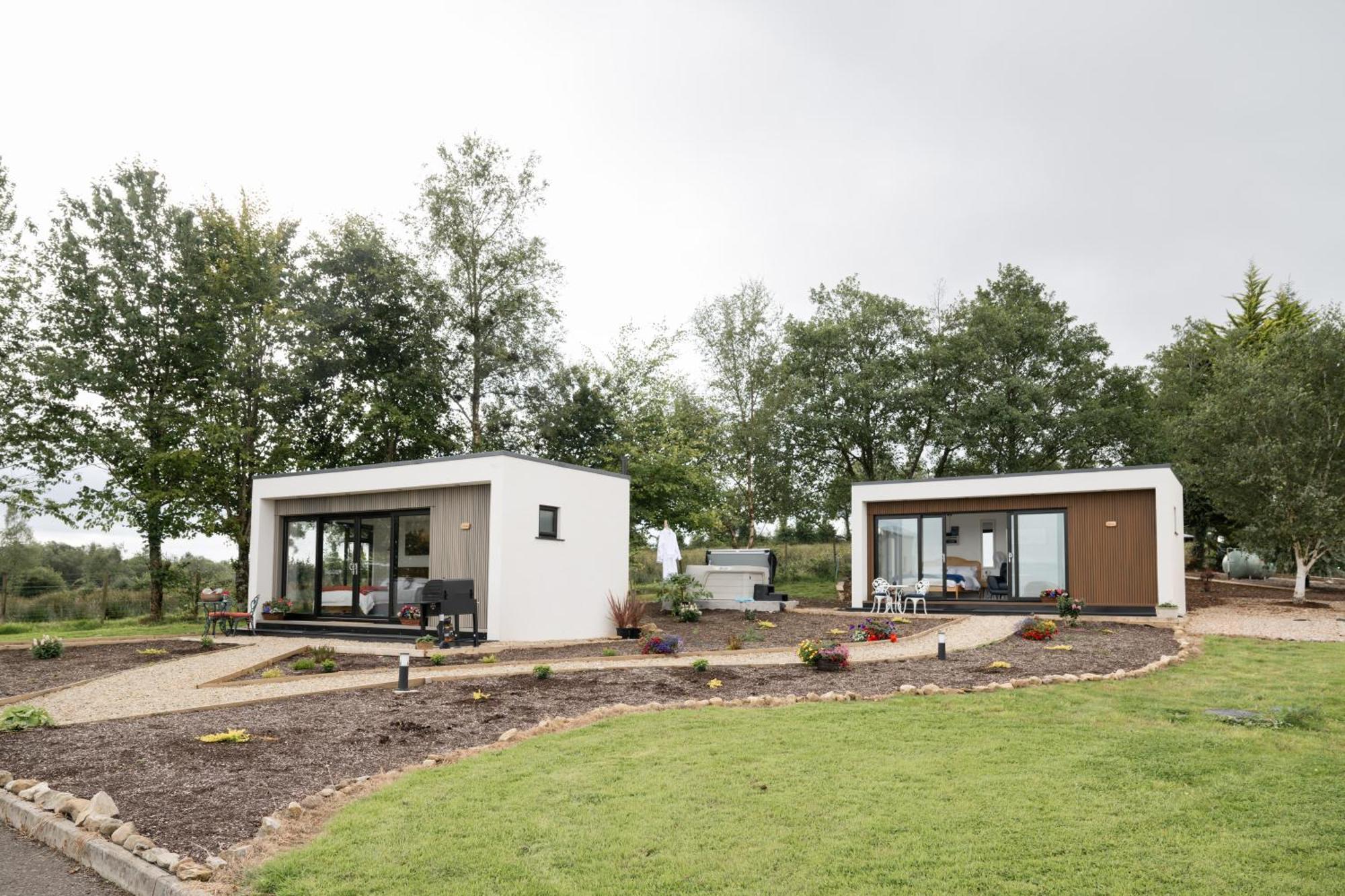 Lakescape - Waterfront Self- Catering Cabins 에니스킬런 외부 사진