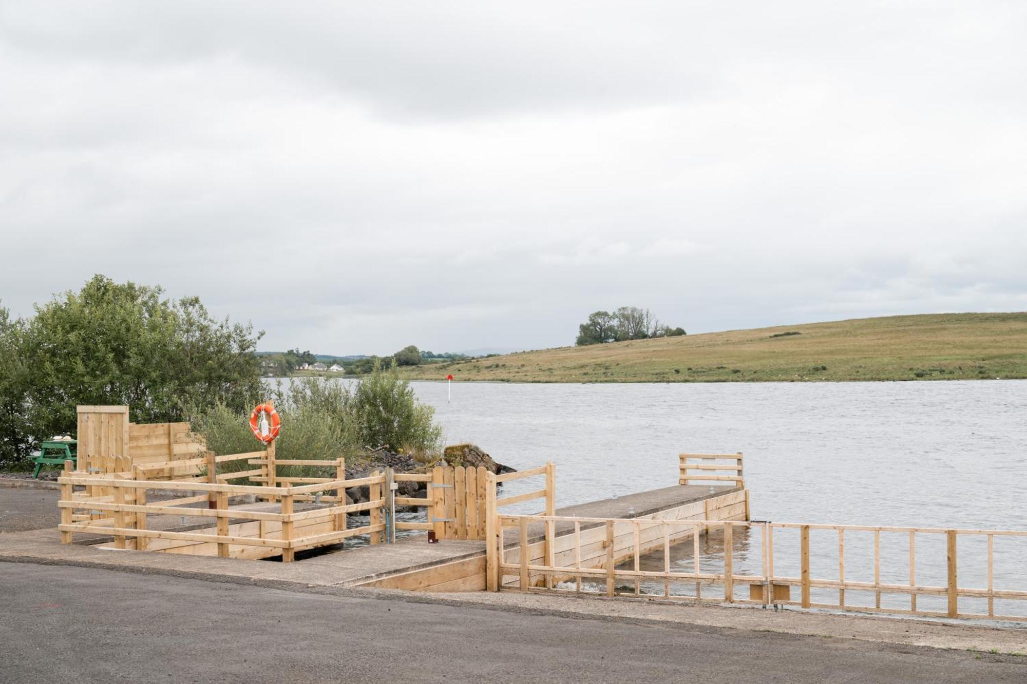 Lakescape - Waterfront Self- Catering Cabins 에니스킬런 외부 사진